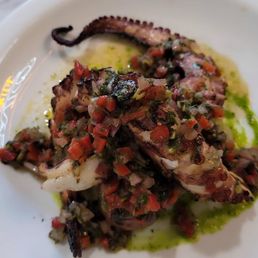 Salo Bar & Grill