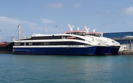 Irmas gemeas em Sao Vicente e ilha Brava de novo isolada do mundo