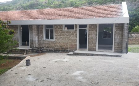 Professores denunciam falta de qualidade nas obras da remodelação do Liceu Eugénio Tavares na ilha Brava - 1 milhão e meio de dollars para o lixo.