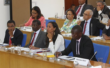 Grupo Parlamentar do PAICV dividido. JHA sai e já há três candidatos à liderança
