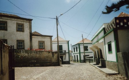 Bravenses reivindicam estrada alcatroada que liga Vila de Nova Sintra – Nossa Senhora do Monte