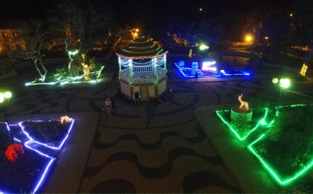 Photo of the week: Praca da Brava embellished as part of the "Brava Light" project