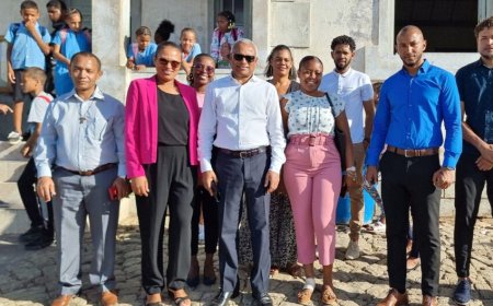 PR promises to help get partnerships for the maintenance of the Escola de Nossa Sra. do Monte.