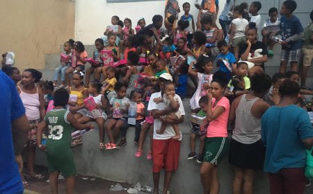 Brava: Emigrantes nos EUA unem-se aos residentes e proporcionam às crianças um “sorriso” diferente para este Natal