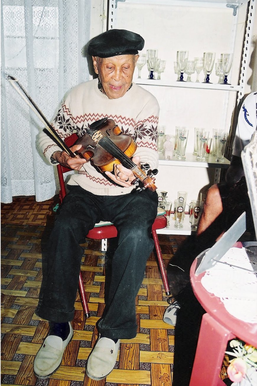 Familiares pedem uma campa mais digno para o violinista, Raul de Pina, que morreu há 11 anos