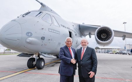 António Costa e Lula da Silva voaram no primeiro Embraer KC-390 da Força Aérea Portuguesa