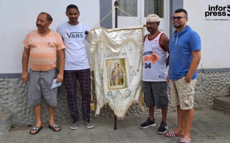 São Pedro/Brava: Grupo de jovens resgata a bandeira de Nhô São Pedro da igreja e prometem festeja-la como manda a tradição