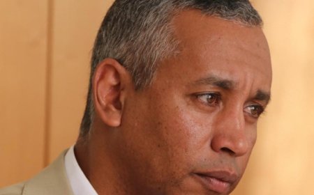 Presidente da Câmara Municipal da Brava, Francisco Tavares, se junta à campanha promocional do lançamento do CD da artista Darii Gonçalves