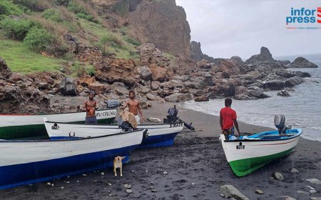 Praia de Portete é refúgio certo para pescadores de Lomba Tantum apesar de fracas condições de abrigo