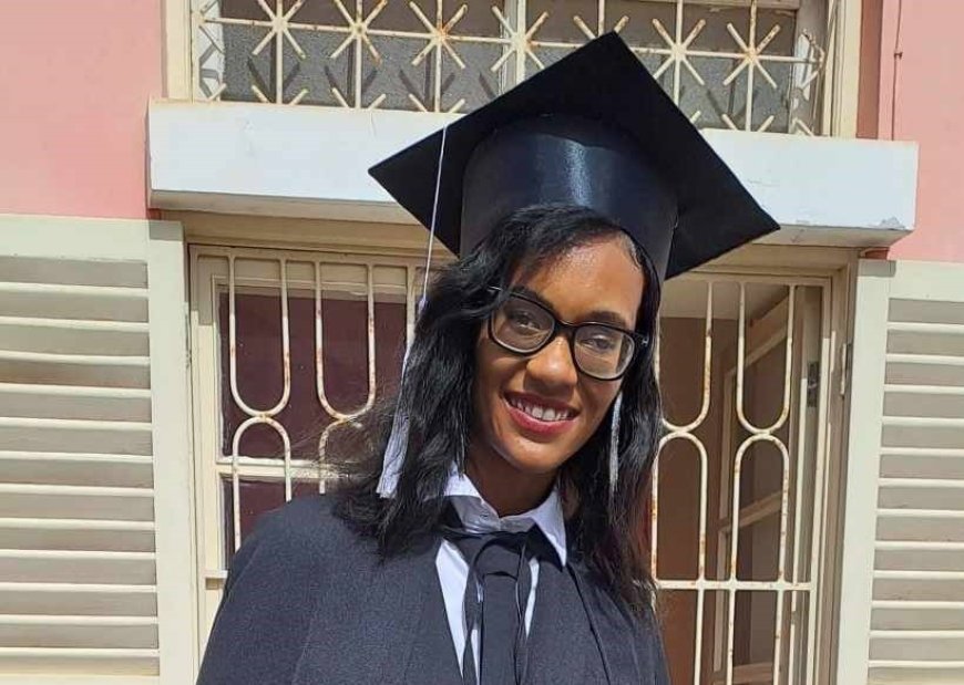 Maura Araújo, com superação inspiradora, conquista diploma de Direito pela Universidade Uni Mindelo