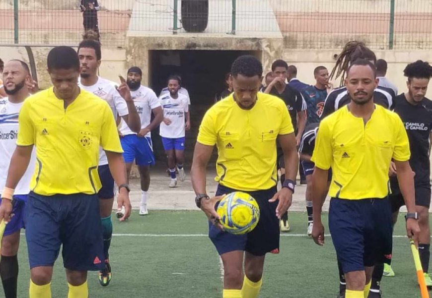 Arbitro central Ovido Tavares auxiliado por Artur Fortes e Junior Delgado vao estar num dos  jogos da primeira jornada do campeonato nacional